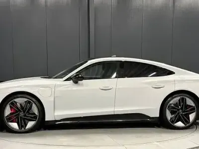 Używany Audi e-tron GT quattro Ambiente 439 kW (598 KM) 2022 Szary Sedan/Limuzyna