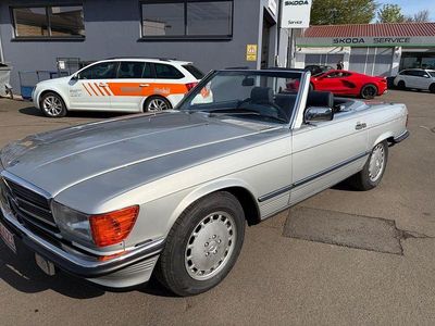 Usata Mercedes 560 231 CV (169 kW) 1988 Argento Cabrio