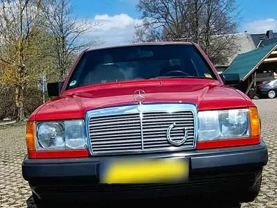 Gebraucht Mercedes 300 179 PS (131 kW) 1987 Rot Limousine