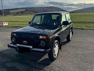 Grün Gebraucht 2020 Lada niva SUV | 15.000 €