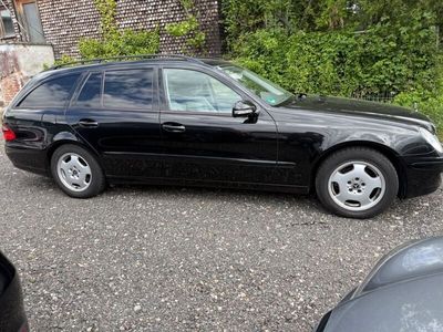 Mercedes E200