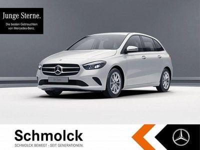 Używany Mercedes B200 Style 150 KM (110 kW) 2022 Biały Minivan