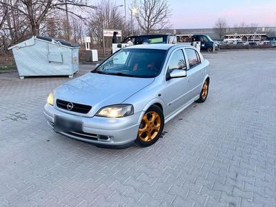 Gebraucht Opel Astra 101 PS (74 kW) 2003 Silber Limousine