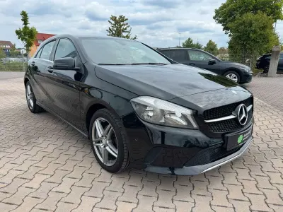 Gebraucht Mercedes A180 Style 122 PS (89 kW) 2016 Kosmosschwarz Kleinwagen