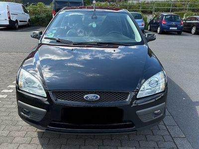 Second-hand Ford Focus 101 CP (74 kW) 2006 Negru Berlinǎ