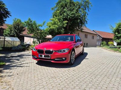 Gebraucht BMW 320 Sport Line 184 PS (135 kW) 2012 Rot Limousine