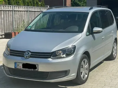 Gebraucht VW Touran Comfortline 105 PS (77 kW) 2012 Silber Van / Kleinbus