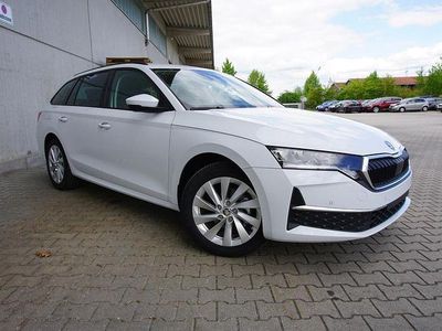 Neu Skoda Octavia 150 PS (110 kW) 2025 Moonweiss metallic Kombi