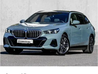 Gebraucht BMW 550e M Sport 489 PS (359 kW) 2025 Grün Kombi