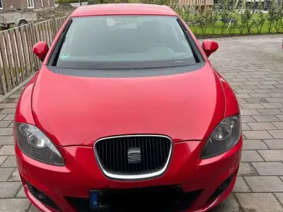 Używany Seat Leon Sport 125 KM (91 kW) 2010 Czerwony Hatchback