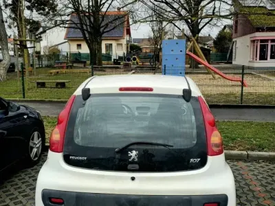 Gebraucht Peugeot 107 68 PS (50 kW) 2011 Weiß Kleinwagen