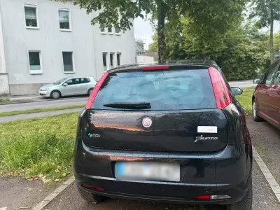 Gebraucht Fiat Grande Punto 77 PS (56 kW) 2009 Schwarz Kleinwagen