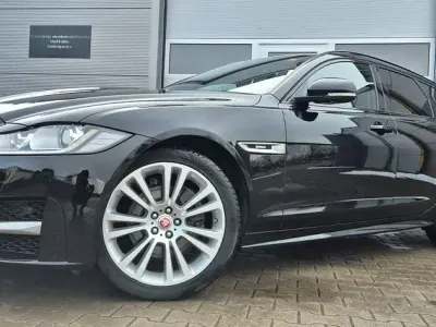 Käytetty Jaguar XF R-Sport 180 HP (132 kW) 2019 Musta Farmari