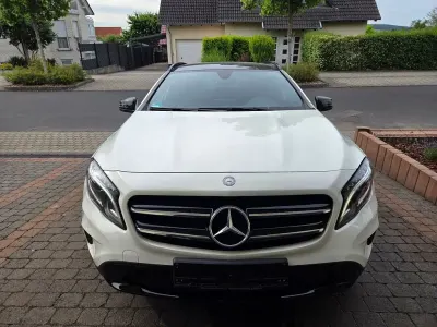 Gebraucht Mercedes GLA200 Style 156 PS (114 kW) 2016 Weiß SUV