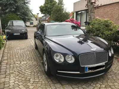 Gebraucht Bentley Flying Spur 625 PS (459 kW) 2013 Blau Limousine