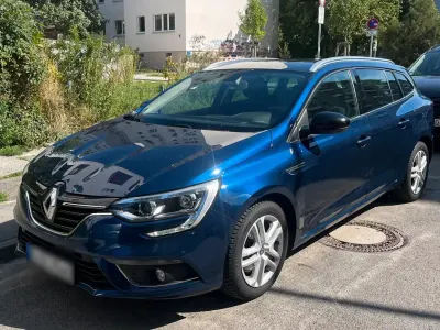 Gebraucht Renault Mégane GrandTour LIMITED 116 PS (85 kW) 2020 Blau Kombi