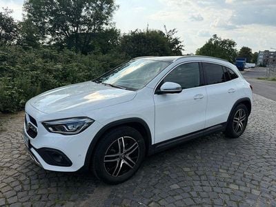 Mercedes GLA220