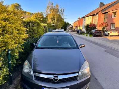 Usata Opel Astra GTC 110 CV (80 kW) 2009 Grigio Coupé