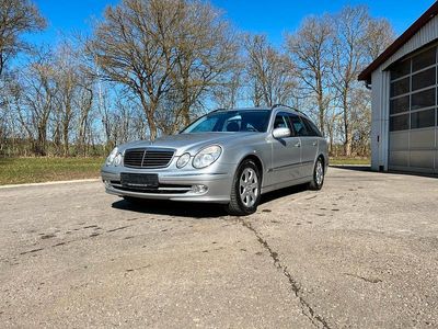 Mercedes E200