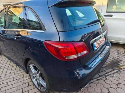 Mercedes B200