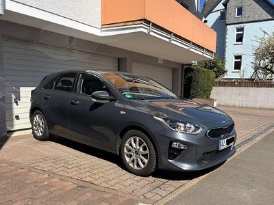 Gebraucht Kia Ceed Vision 136 PS (100 kW) 2019 Grau Kleinwagen