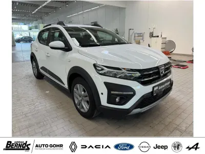 Używany Dacia Sandero Comfort 91 KM (66 kW) 2022 Biały Hatchback