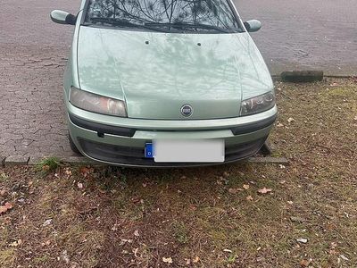 Grün Gebraucht 2002 Fiat Punto Kleinwagen | 250 €