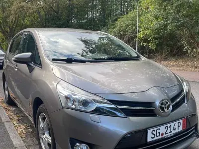 Gebraucht Toyota Verso Multidrive S 147 PS (108 kW) 2015 Bronze Van / Kleinbus