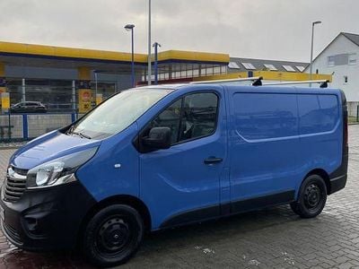 Blau Gebraucht 2017 Opel Vivaro Van / Kleinbus | 8.000 €