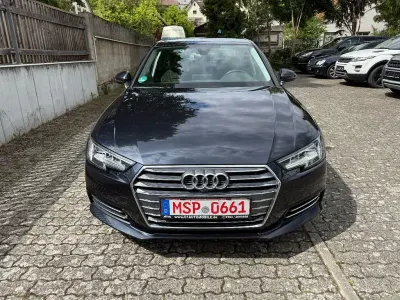 Gebraucht Audi A4 Sport 190 PS (139 kW) 2017 Blau Limousine