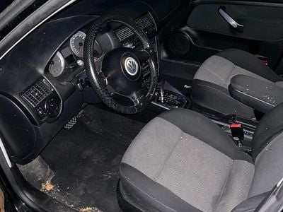 Schwarz Gebraucht 2003 VW Golf IV Kleinwagen | 900 € (Guter Preis)