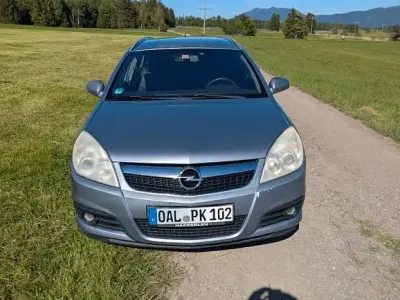 Używany Opel Vectra 120 KM (88 kW) 2007 Srebrny Sedan/Limuzyna