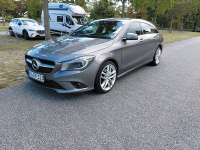 Gebraucht Mercedes CLA200 Shooting Brake 156 PS (114 kW) 2015 Grau Kombi