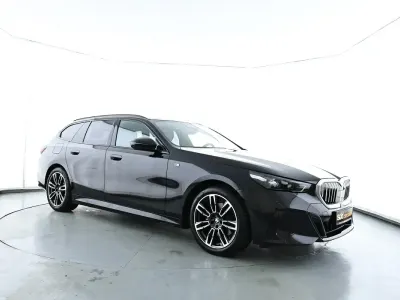 Gebraucht BMW 520 M Sport 140 PS (102 kW) 2025 Schwarz Kombi