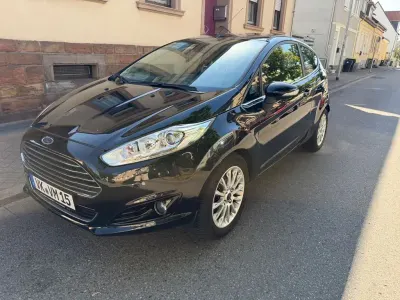Gebraucht Ford Fiesta Individual 125 PS (91 kW) 2013 Schwarz Kleinwagen