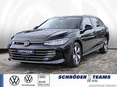 Beige Neu 2025 VW Passat Elegance Kombi | 54.690 € (Etwas zu teuer)