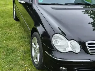 Gebraucht Mercedes C180 143 PS (105 kW) 2006 Schwarz Limousine
