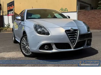 Gebraucht Alfa Romeo Giulietta Turismo 120 PS (88 kW) 2014 Grau Kleinwagen