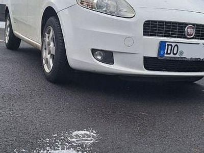 Weiß Gebraucht 2008 Fiat Grande Punto Active Kleinwagen | 1.600 € (Guter Preis)