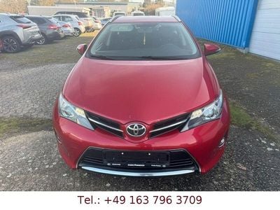 Gebraucht Toyota Auris Cool 90 PS (66 kW) 2013 Rot Kombi