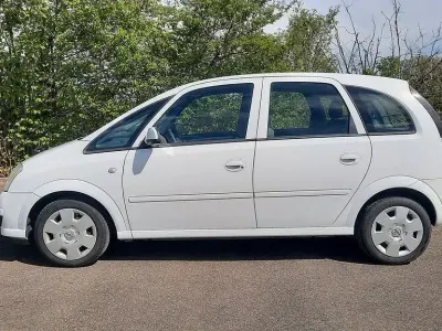 Gebraucht Opel Meriva 105 PS (77 kW) 2006 Weiß Van / Kleinbus