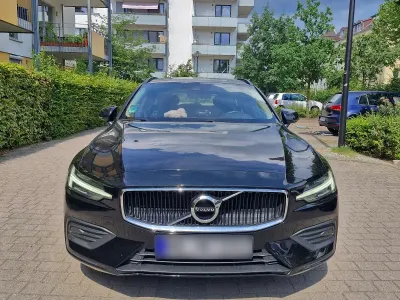 Gebraucht Volvo V60 150 PS (110 kW) 2019 Schwarz Kombi