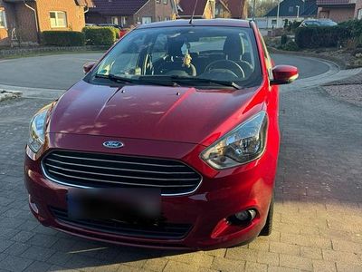 Gebraucht Ford Ka Plus 85 PS (62 kW) 2016 Rot Kleinwagen