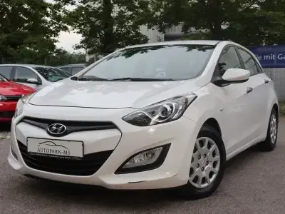Gebraucht Hyundai i30 Classic 99 PS (72 kW) 2013 Weiß Limousine