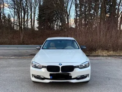 Gebraucht BMW 320 184 PS (135 kW) 2012 Weiß Limousine