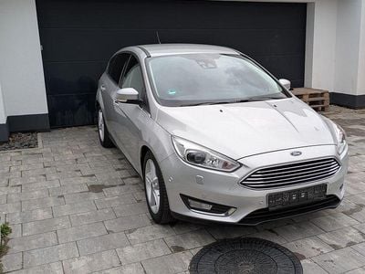 Gebraucht Ford Focus Titanium 125 PS (91 kW) 2017 Silber Limousine