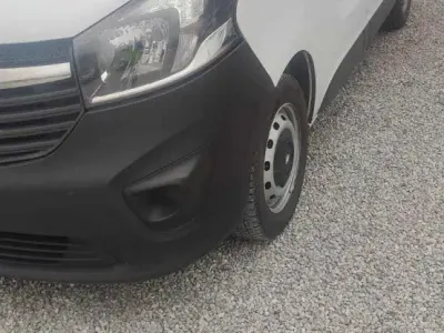Gebraucht Opel Vivaro 120 PS (88 kW) 2018 Weiß Van / Kleinbus