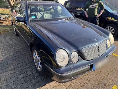 Mercedes E320