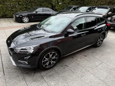 Gebraucht Ford Focus Active 120 PS (88 kW) 2020 Schwarz Limousine