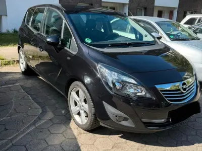 Gebraucht Opel Meriva 110 PS (80 kW) 2011 Schwarz Van / Kleinbus